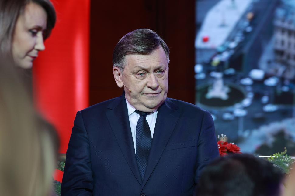 Din culisele dezbaterii-maraton „Un președinte în fața Națiunii”. Crin Antonescu și Nicușor Dan, în cea mai tensionată zi de campanie 963900