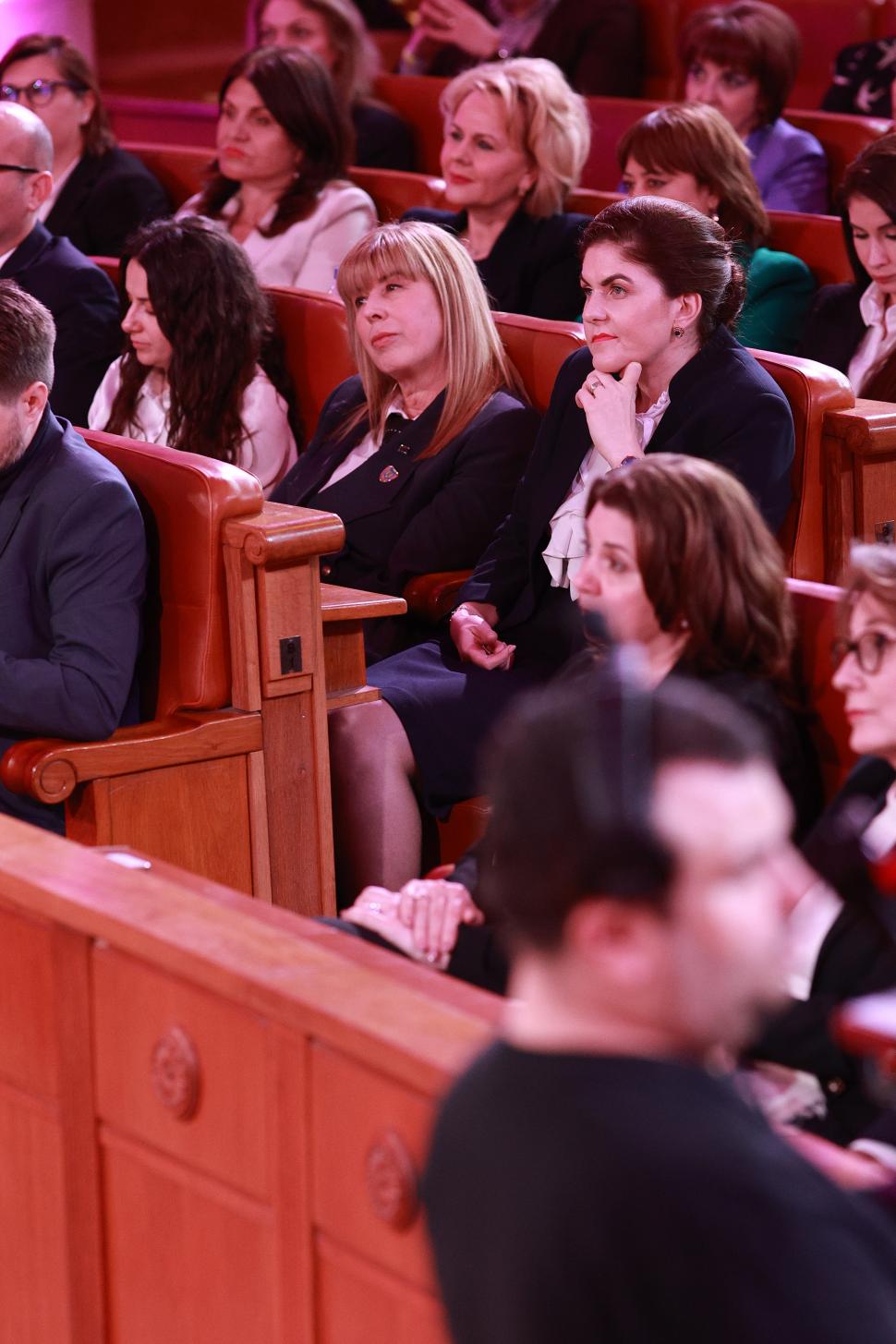 Din culisele dezbaterii-maraton „Un președinte în fața Națiunii”. Crin Antonescu și Nicușor Dan, în cea mai tensionată zi de campanie 963909