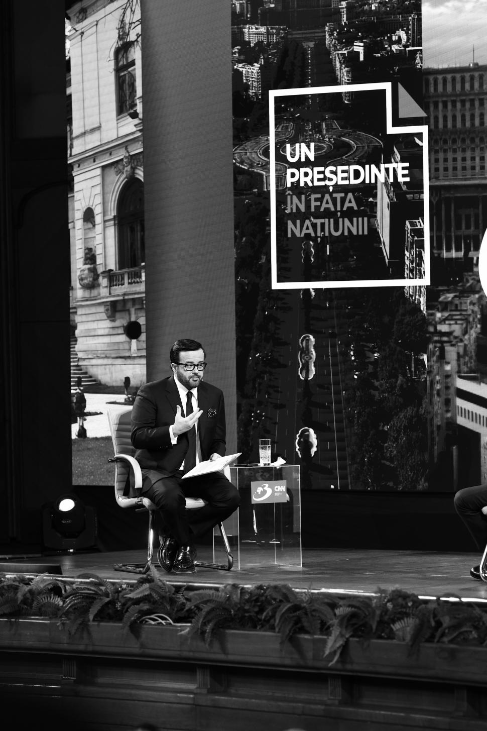 Din culisele dezbaterii-maraton „Un președinte în fața Națiunii”. Crin Antonescu și Nicușor Dan, în cea mai tensionată zi de campanie 963917