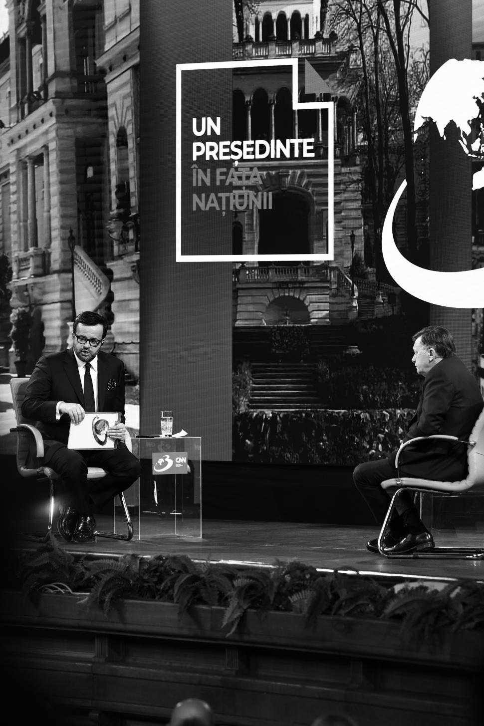 Din culisele dezbaterii-maraton „Un președinte în fața Națiunii”. Crin Antonescu și Nicușor Dan, în cea mai tensionată zi de campanie 963918