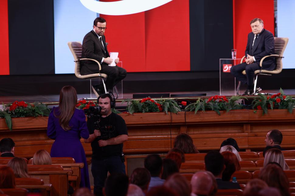 Din culisele dezbaterii-maraton „Un președinte în fața Națiunii”. Crin Antonescu și Nicușor Dan, în cea mai tensionată zi de campanie 963923