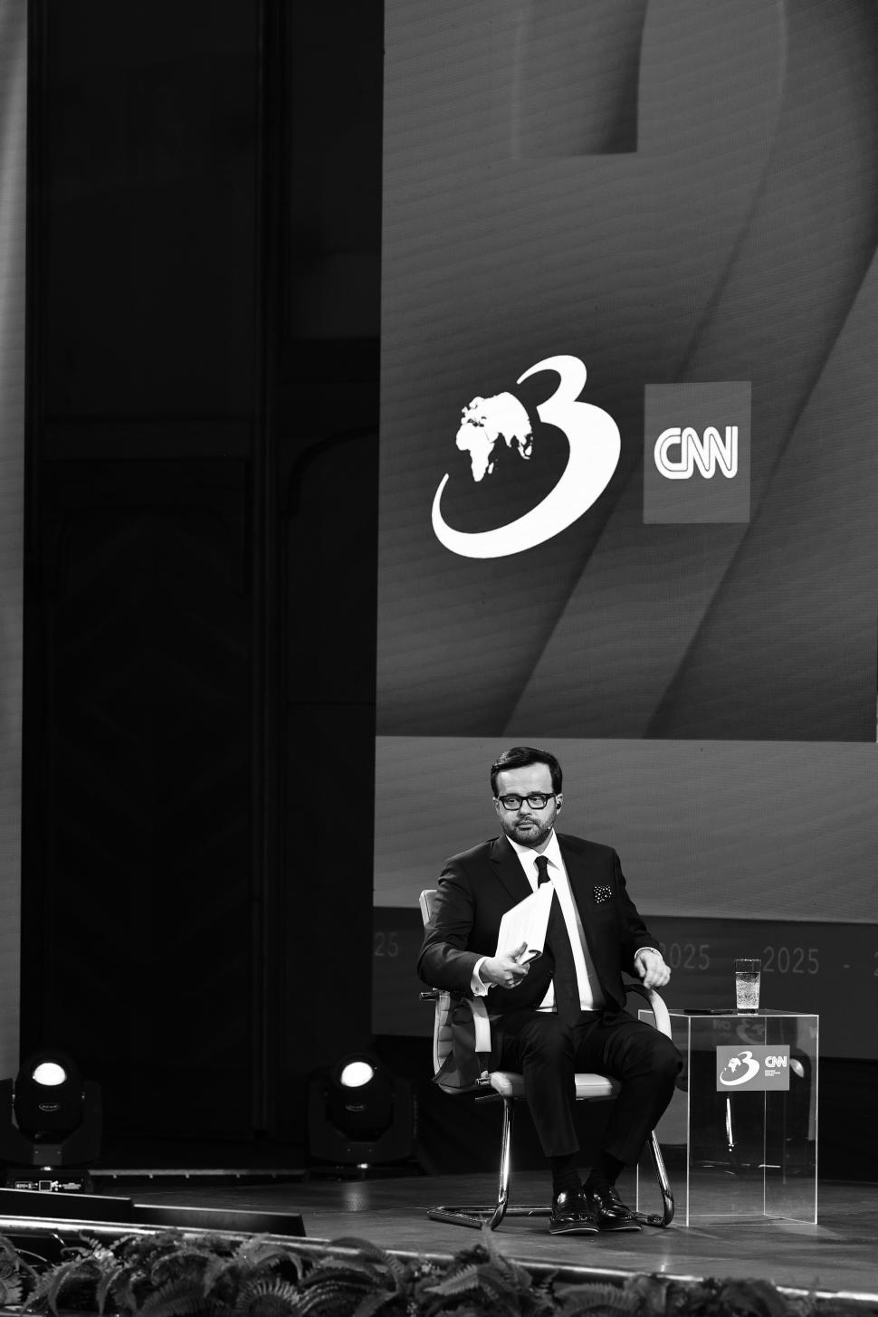 Din culisele dezbaterii-maraton „Un președinte în fața Națiunii”. Crin Antonescu și Nicușor Dan, în cea mai tensionată zi de campanie 963926