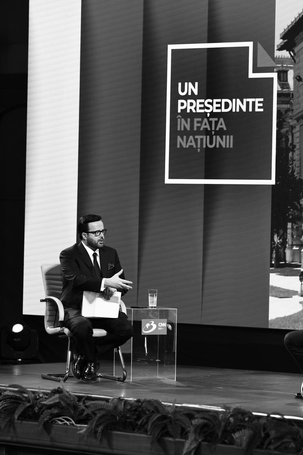 Din culisele dezbaterii-maraton „Un președinte în fața Națiunii”. Crin Antonescu și Nicușor Dan, în cea mai tensionată zi de campanie 963927