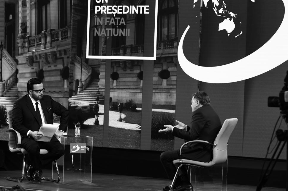 Din culisele dezbaterii-maraton „Un președinte în fața Națiunii”. Crin Antonescu și Nicușor Dan, în cea mai tensionată zi de campanie 963931