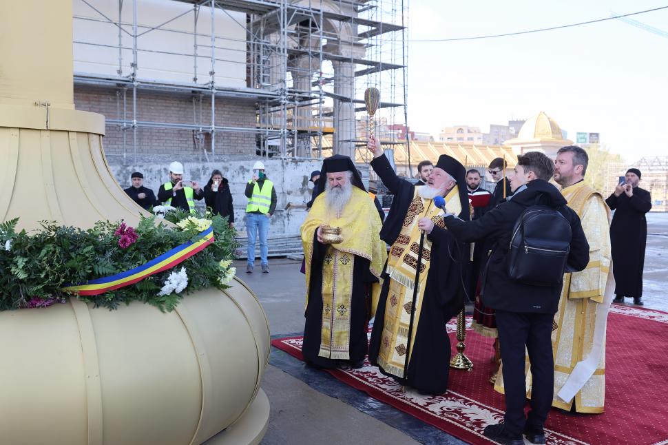 Detalii neștiute despre Catedrala Mântuirii. Cum au reușit constructorii sa ridice crucea și să facă clădirea imună la cutremure 963579