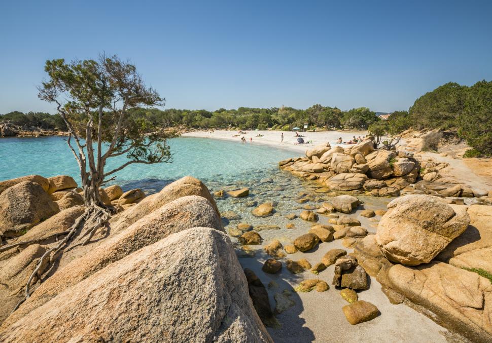 Ai nevoie de rezervare prin aplicație dacă vrei să mergi pe una dintre cele mai spectaculoase plaje, cu nisip fin și peisaj de vis 963983