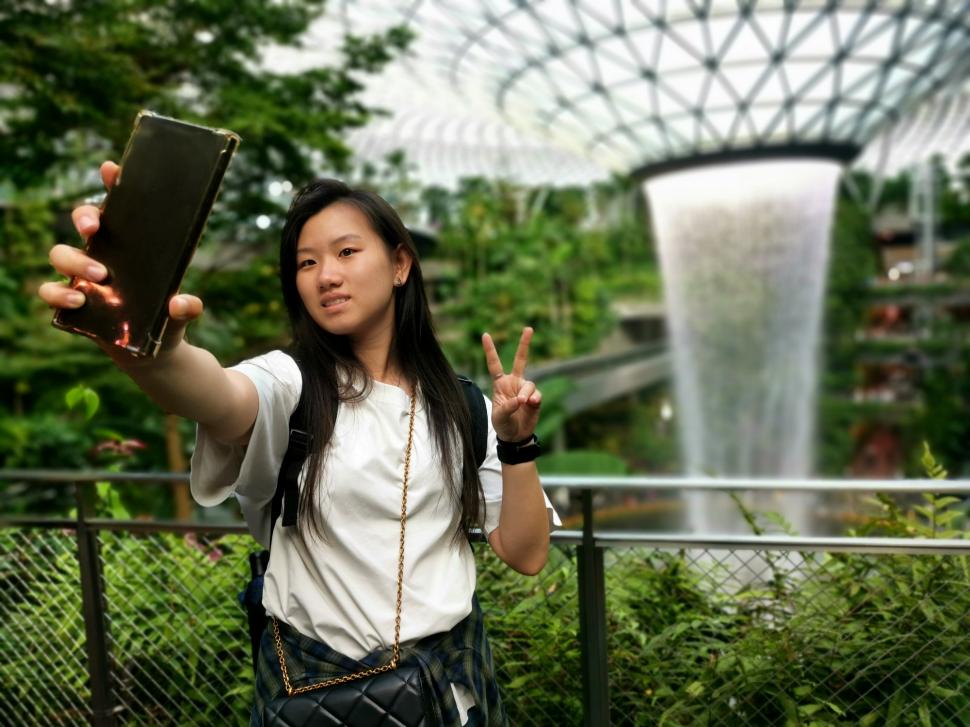 Cum arată cel mai bun aeroport din lume, cu spa și cea mai înaltă cascadă interioară. E a 13-a oară când primește această distincție 963961