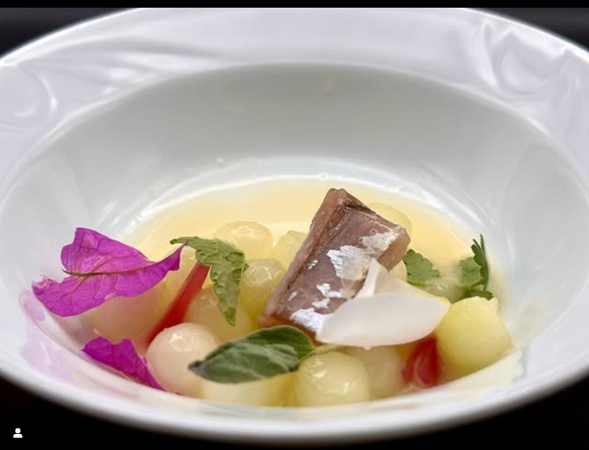 Un restaurant te plătește cu 1.000 de euro pentru degustarea unei cine gourmet cu 10 feluri de mâncare 963407