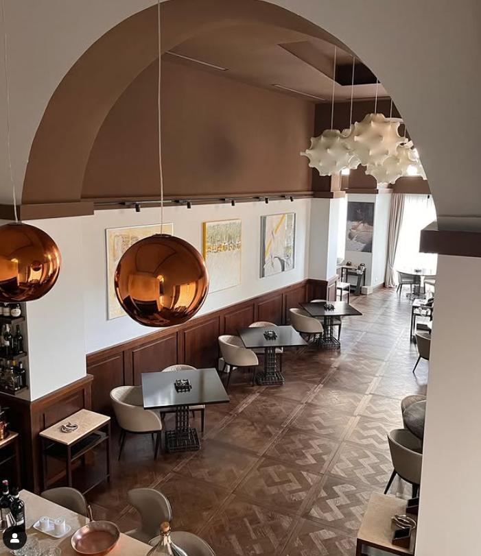 Un restaurant te plătește cu 1.000 de euro pentru degustarea unei cine gourmet cu 10 feluri de mâncare 963409