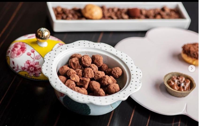 Un restaurant te plătește cu 1.000 de euro pentru degustarea unei cine gourmet cu 10 feluri de mâncare 963410