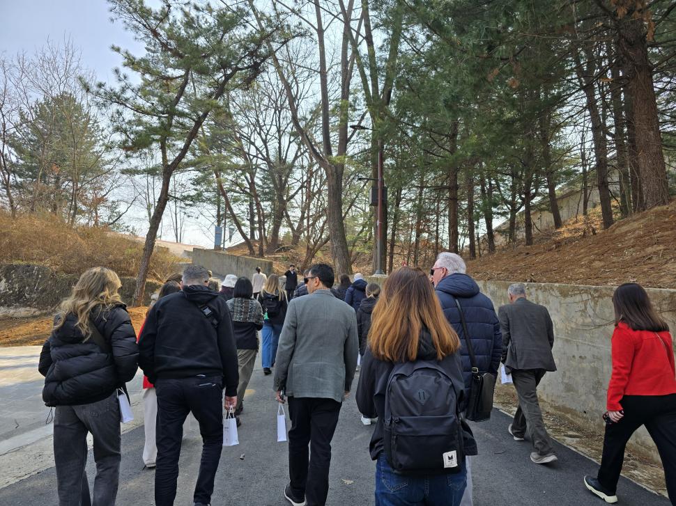 „Nu știe dacă a avut un băiat sau o fată. A murit așa.” Poveștile familiilor despărțite de granița care rupe Coreea în două 964140