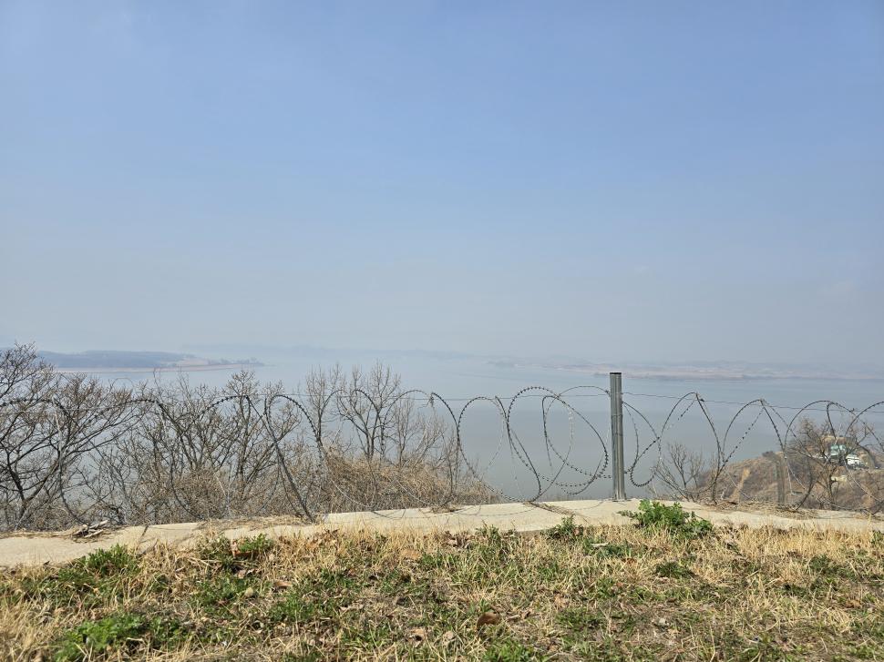 „Nu știe dacă a avut un băiat sau o fată. A murit așa.” Poveștile familiilor despărțite de granița care rupe Coreea în două 964164