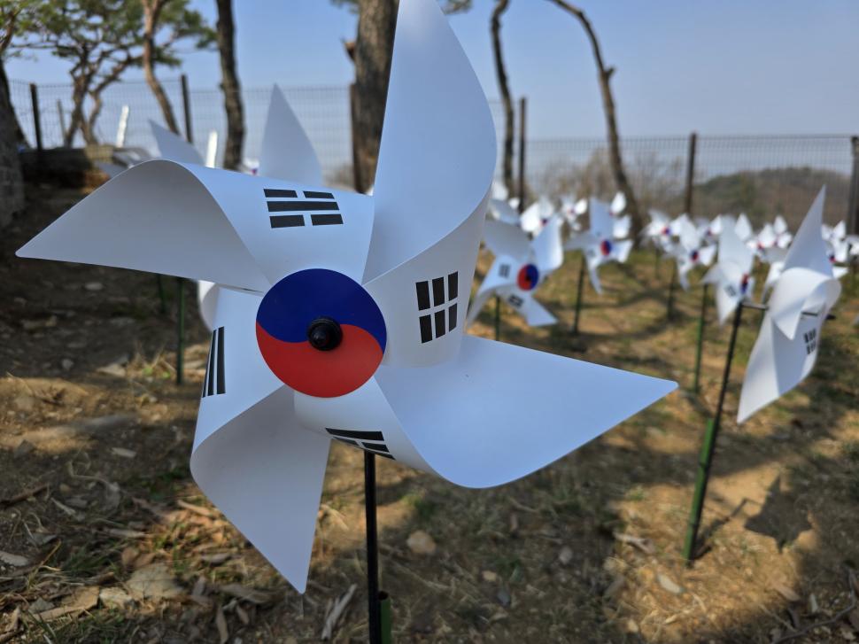 „Nu știe dacă a avut un băiat sau o fată. A murit așa.” Poveștile familiilor despărțite de granița care rupe Coreea în două 964171