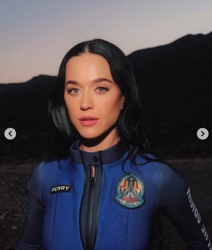 Cum a fost primul zbor doar cu femei în spațiu. Katie Perry a cântat în capsulă 964944