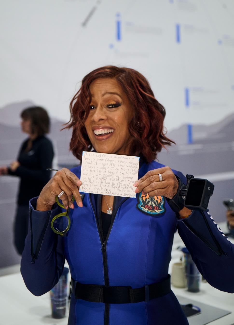 Primul zbor în spațiu doar cu femei: Capsula Blue Origin, în care s-au aflat logodnica lui Bezos și Katy Perry, s-a întors pe Pământ 964605