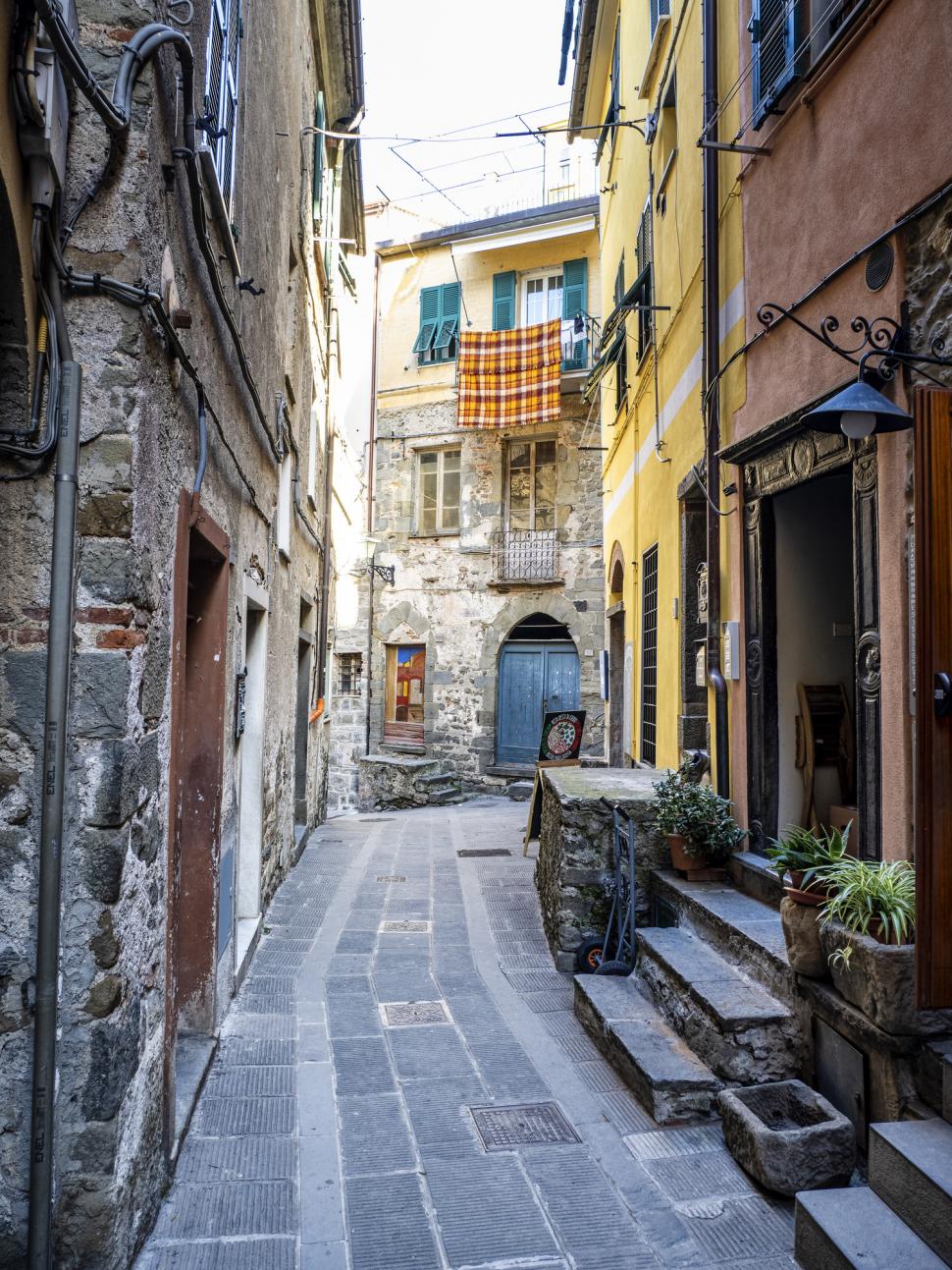 O destinație de vacanță preferată de români îi amendează cu până la 2.500 de euro pe turiștii care se duc acolo în șlapi 964725