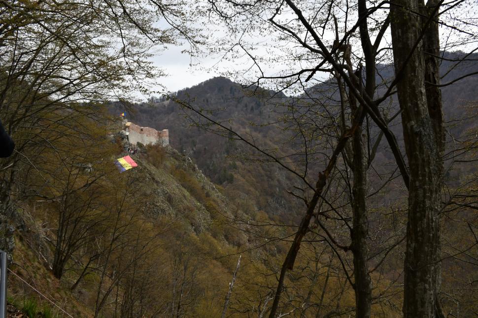 Cetatea lui Vlad Țepeș din Argeș își redeschide porțile după trei ani de renovări. Cum arată acum vestigiul 964880