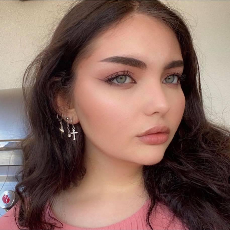 O studentă la Drept a murit subit în ciubărul de la o cabană din Bistriţa. Alexandra avea 22  de ani şi era fiica unui notar 965101