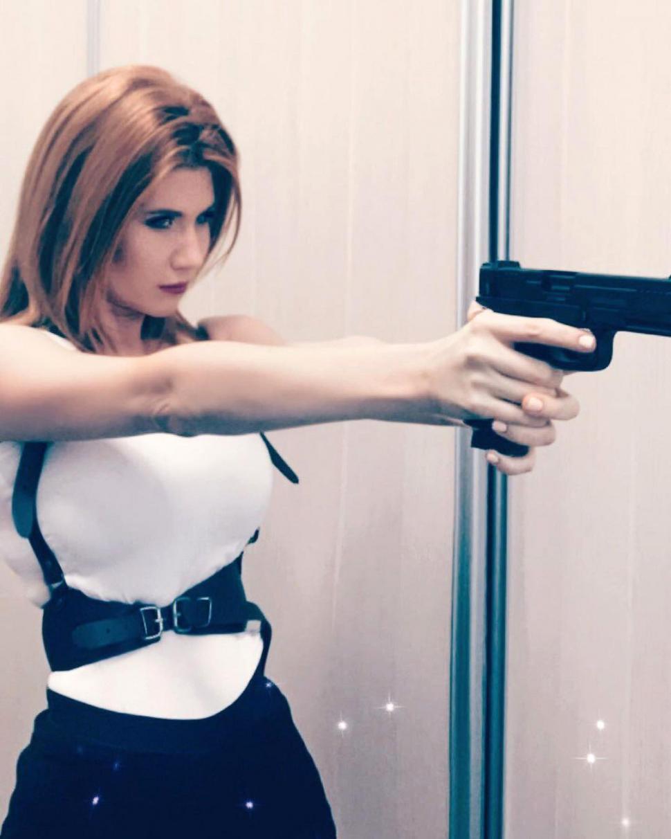 Femeia care a spionat pentru Rusia folosindu-și farmecele. Anna Chapman și-a dezvăluit, în final, secretele 965444