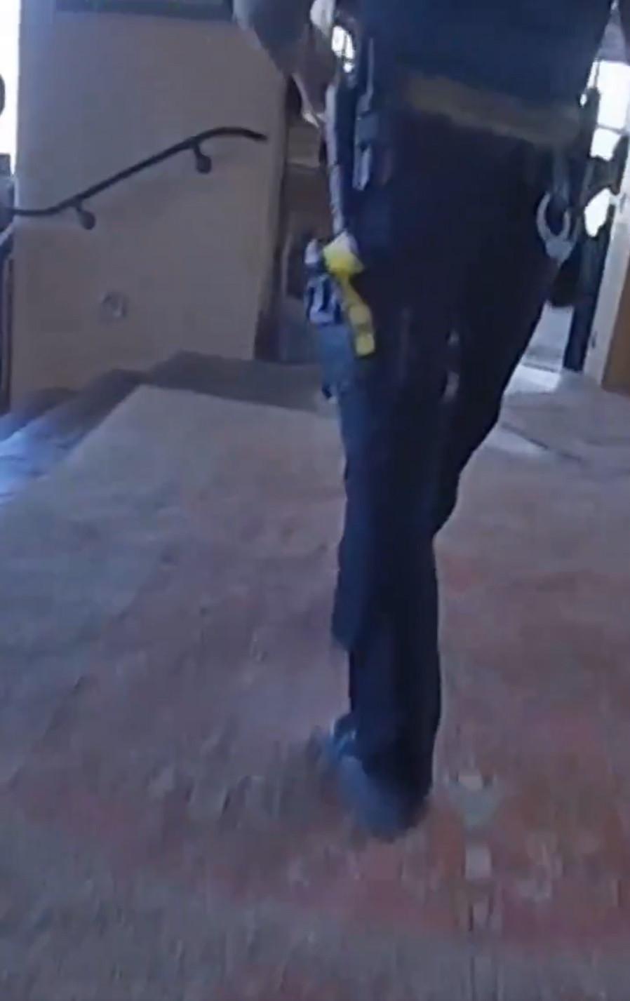 Imagini sfâșietoare din momentul în care polițiștii intră în casa lui Gene Hackman. Cum au fost găsiți actorul și soția sa 965529