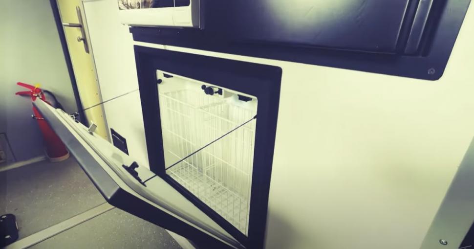 Imagini din primul tren modernizat cu bani din PNRR. A plecat din Gara de Nord la Constanţa și va circula de patru ori pe zi 965627