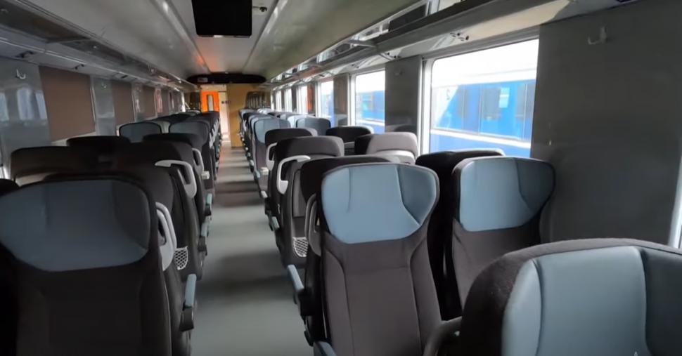 Imagini din primul tren modernizat cu bani din PNRR. A plecat din Gara de Nord la Constanţa și va circula de patru ori pe zi 965632