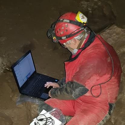 Se redeschide „grădiniţa de lilieci" de la Luşca. De mamifere are grijă un preot speolog: „Nu sunt dracul gol cu aripi negre” 965875