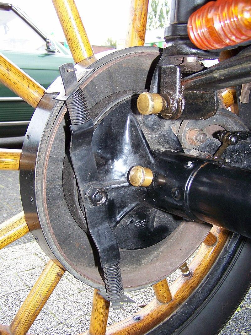 Un Ford Model T fabricat acum 102 ani, maşina care a lansat transportul rutier accesibil, a trecut pragul RAR 965695