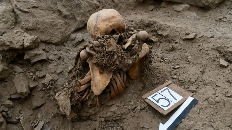 Un mormânt misterios al populaţiei Aruni a fost descoperit în Peru: Scheletele ar putea rescrie istoria pre-incașă 965802