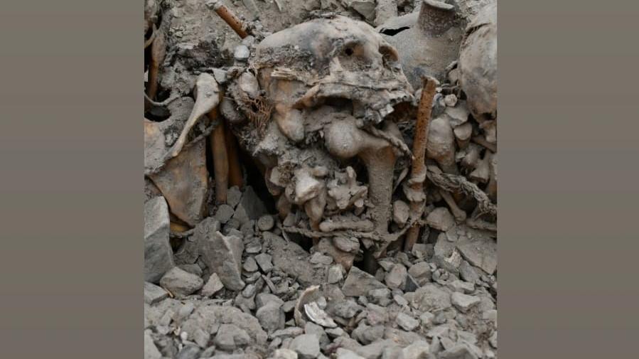 Un mormânt misterios al populaţiei Aruni a fost descoperit în Peru: Scheletele ar putea rescrie istoria pre-incașă 965807