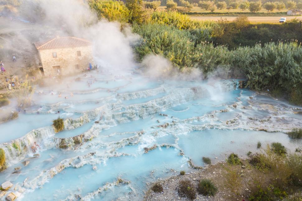 Cum arată acum o stațiune de 3.000 de ani cu ape termale sulfuroase. Se spune că soldații romani făceau baie acolo și-și tratau rănile 966031