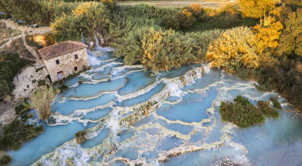 Cum arată acum o stațiune de 3.000 de ani cu ape termale sulfuroase. Se spune că soldații romani făceau baie acolo și-și tratau rănile 966036