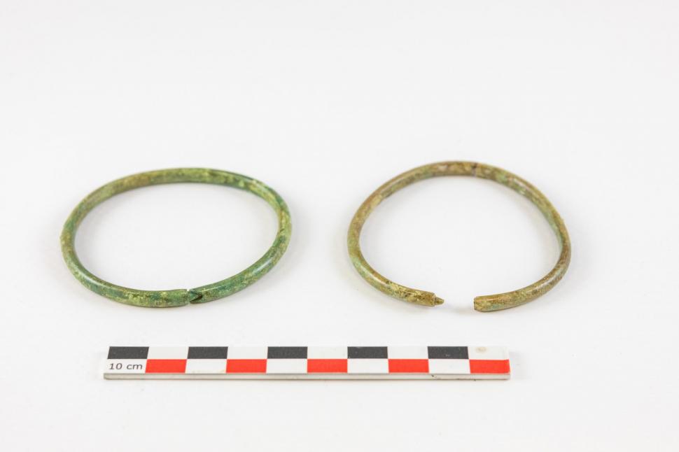 Descoperire arheologică remarcabilă într-o necropolă celtică: Bijuterii și arme din Epoca Fierului au fost găsite în stare excepțională 966202