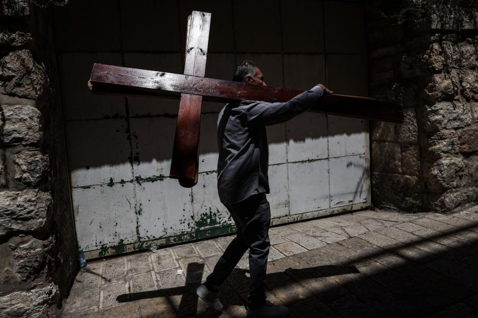 Mii de credincioşi au participat la procesiunea "Drumul Crucii" în Ierusalim 966144