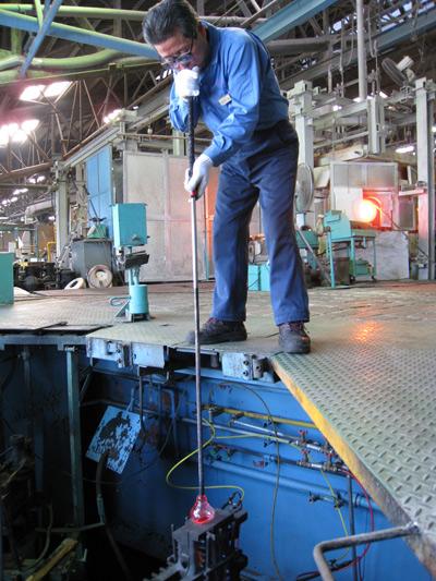 A fost creată prima vioară din lume realizată în întregime din sticlă. Cum arată și cât costă instrumentul muzical transparent 966638