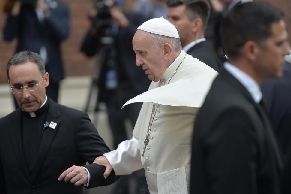 Imagini cu Papa Francisc în România. Ce le-a transmis atunci Suveranul Pontif sutelor de mii de credincioși care l-au așteptat 966768