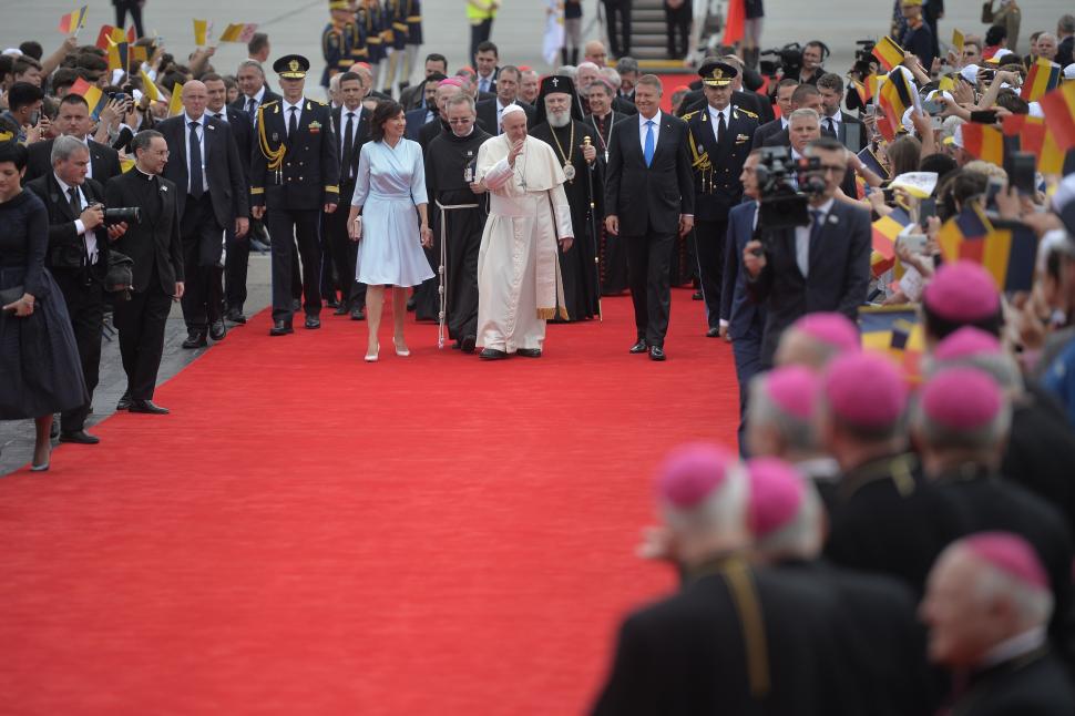 Imagini cu Papa Francisc în România. Ce le-a transmis atunci Suveranul Pontif sutelor de mii de credincioși care l-au așteptat 966771