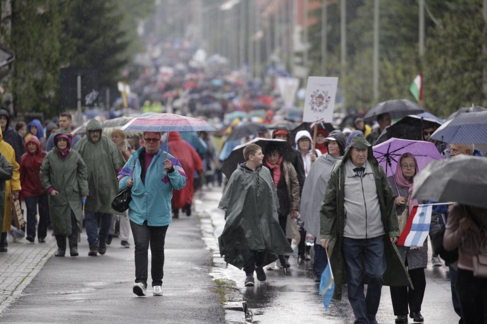 Imagini cu Papa Francisc în România. Ce le-a transmis atunci Suveranul Pontif sutelor de mii de credincioși care l-au așteptat 966785