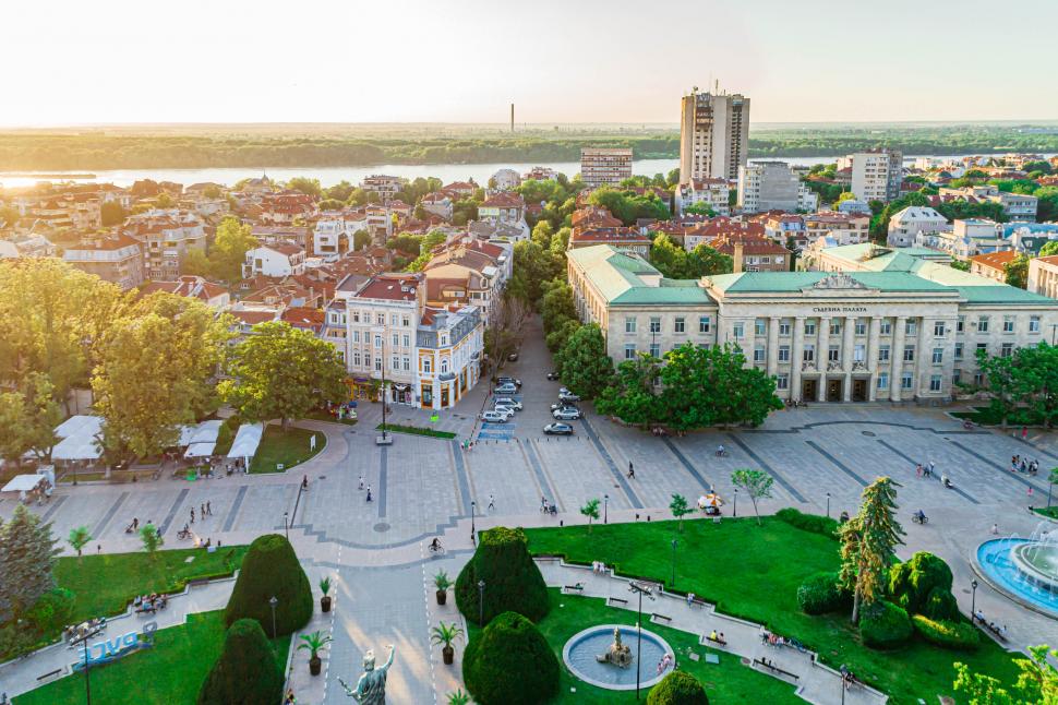 „Mica Vienă” bulgară devine destinație preferată a românilor. E la graniță, se ajunge ușor, iar restaurantele au deja meniuri în română 966709