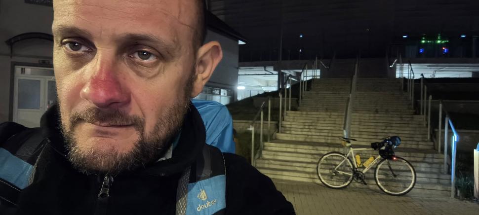 Ce a păţit în ziua de Paști un artist din Sibiu căruia nu i-a fost calculată suprataxa pentru bicicletă în gară, dar s-a urcat în tren 967015