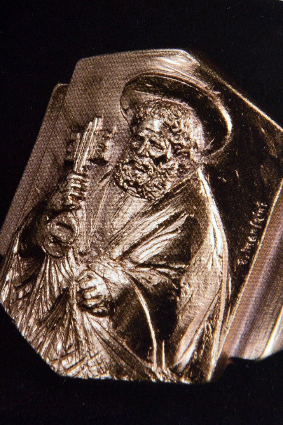 De ce trebuie distrus Inelul Pescarului de pe degetul Papei și de ce a refuzat Francisc să respecte o tradiție veche de 800 de ani 967150