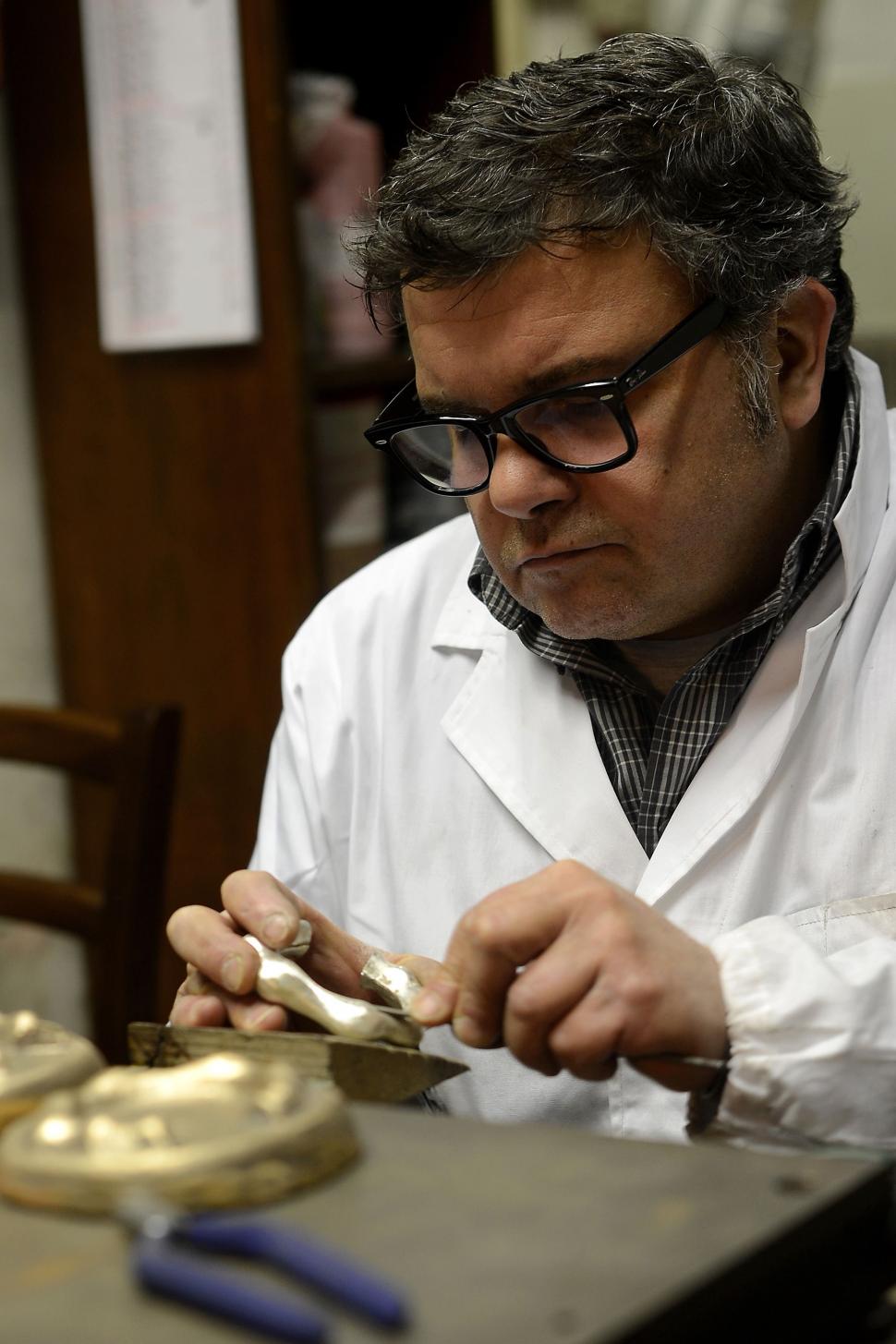 De ce trebuie distrus Inelul Pescarului de pe degetul Papei și de ce a refuzat Francisc să respecte o tradiție veche de 800 de ani 967152