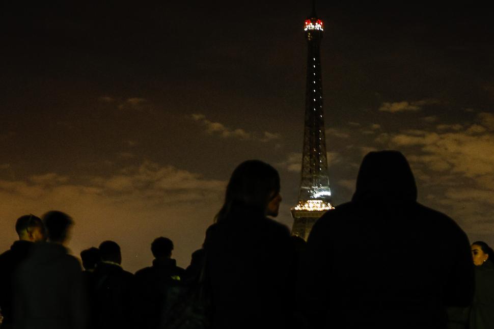 De la Vatican până în Filipine, credincioșii catolici își iau adio de la Papa Francisc. Lacrimi, rugăciuni și zile de doliu 966939