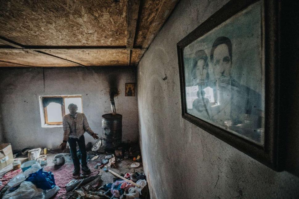 REPORTAJ. Oamenii din Grajduri. Locul unde zeci de copii sunt condamnați la o viață în mizerie și sărăcie extremă 966798