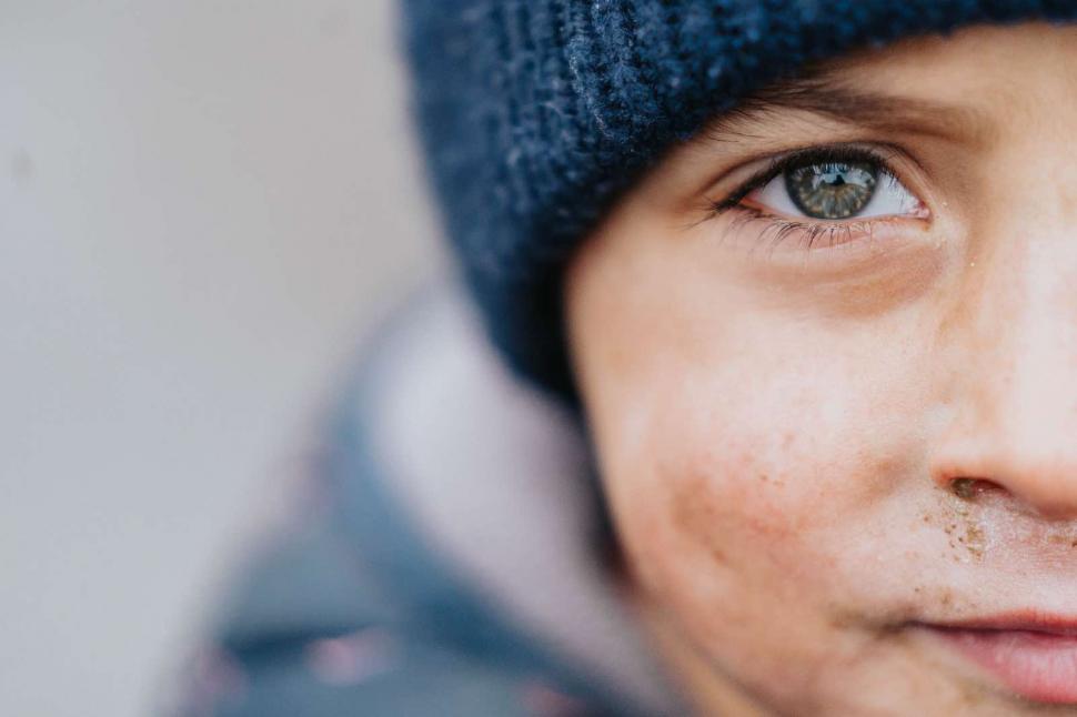 REPORTAJ. Oamenii din Grajduri. Locul unde zeci de copii sunt condamnați la o viață în mizerie și sărăcie extremă 966809