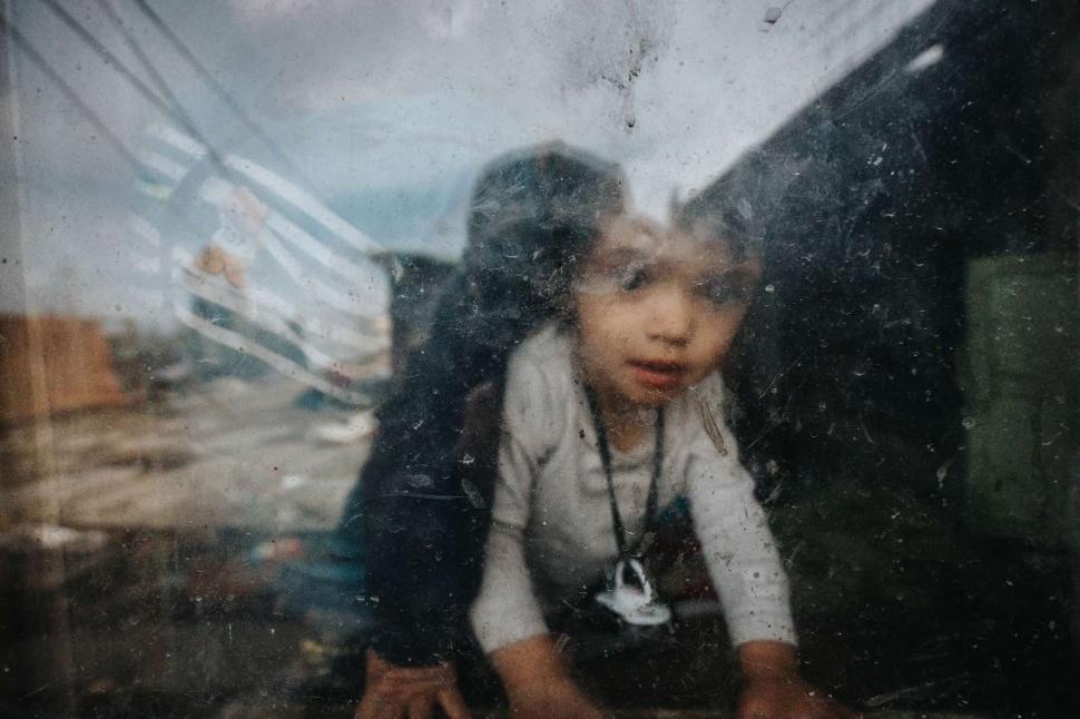 REPORTAJ. Oamenii din Grajduri. Locul unde zeci de copii sunt condamnați la o viață în mizerie și sărăcie extremă 966810