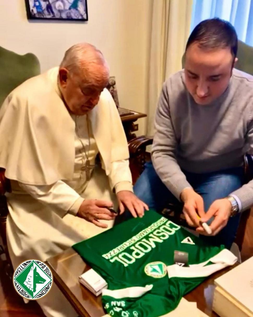 Coincidență bizară: o echipă de fotbal din Italia promovează de fiecare dată când moare un papă 967601