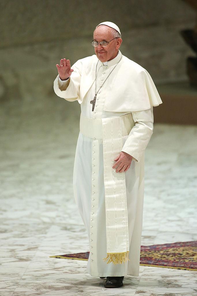 Cum a devenit Papa Francisc un simbol neașteptat al modei și cum a ajuns să fie desemnat „cel mai bine îmbrăcat bărbat” 967631