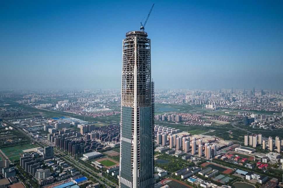  Construcţia celui mai înalt zgârie-noi abandonat din lume va fi reluată după 10 ani 967826