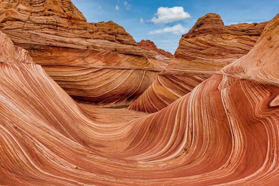 24 de locuri de pe Pământ care nu par reale: munți curcubeu, lacuri roz și peisaje extraterestre 966996